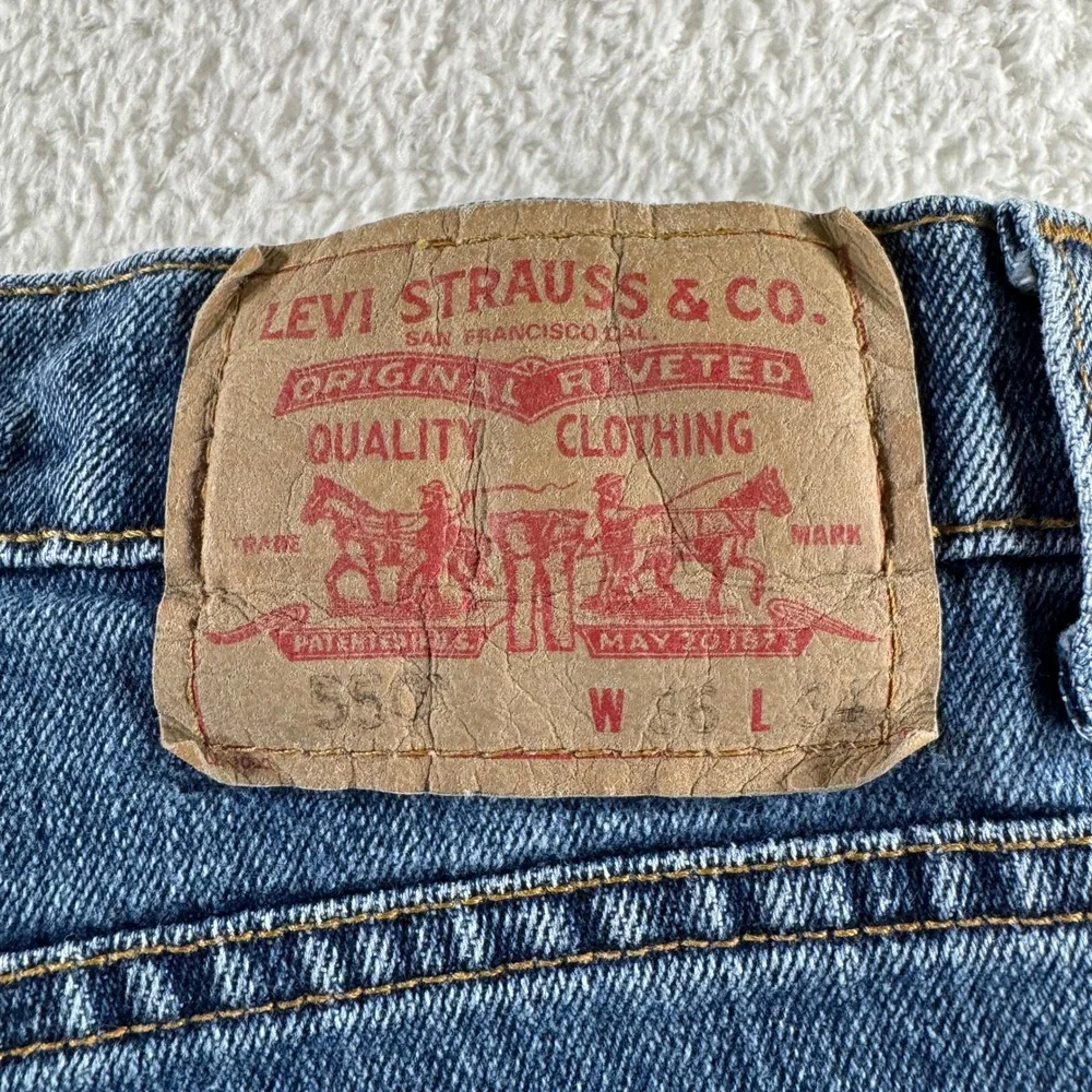 Vtg 90s Levi's 550 Mens Jeans 36X34 Tag Relaxed Tapered Medium Wash Clean 34x33
